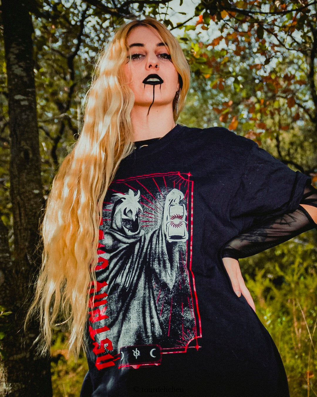 'Follow the Light' T-Shirt